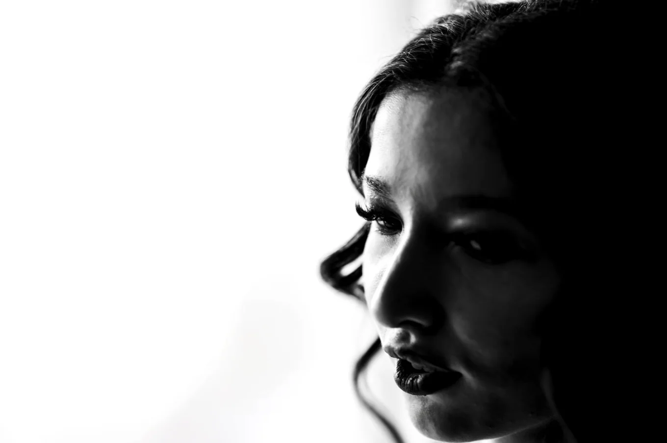 beautiful bride's portrait of the bride in black and white