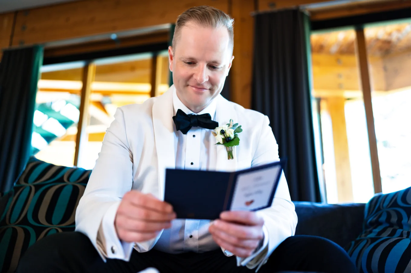 Groom ready the message from the bride in Calgary