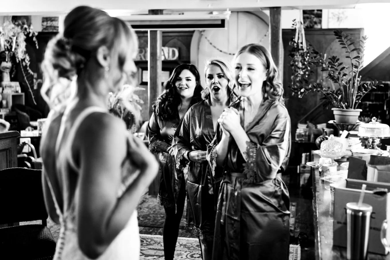 Frist look of the bride and bridesmaid.