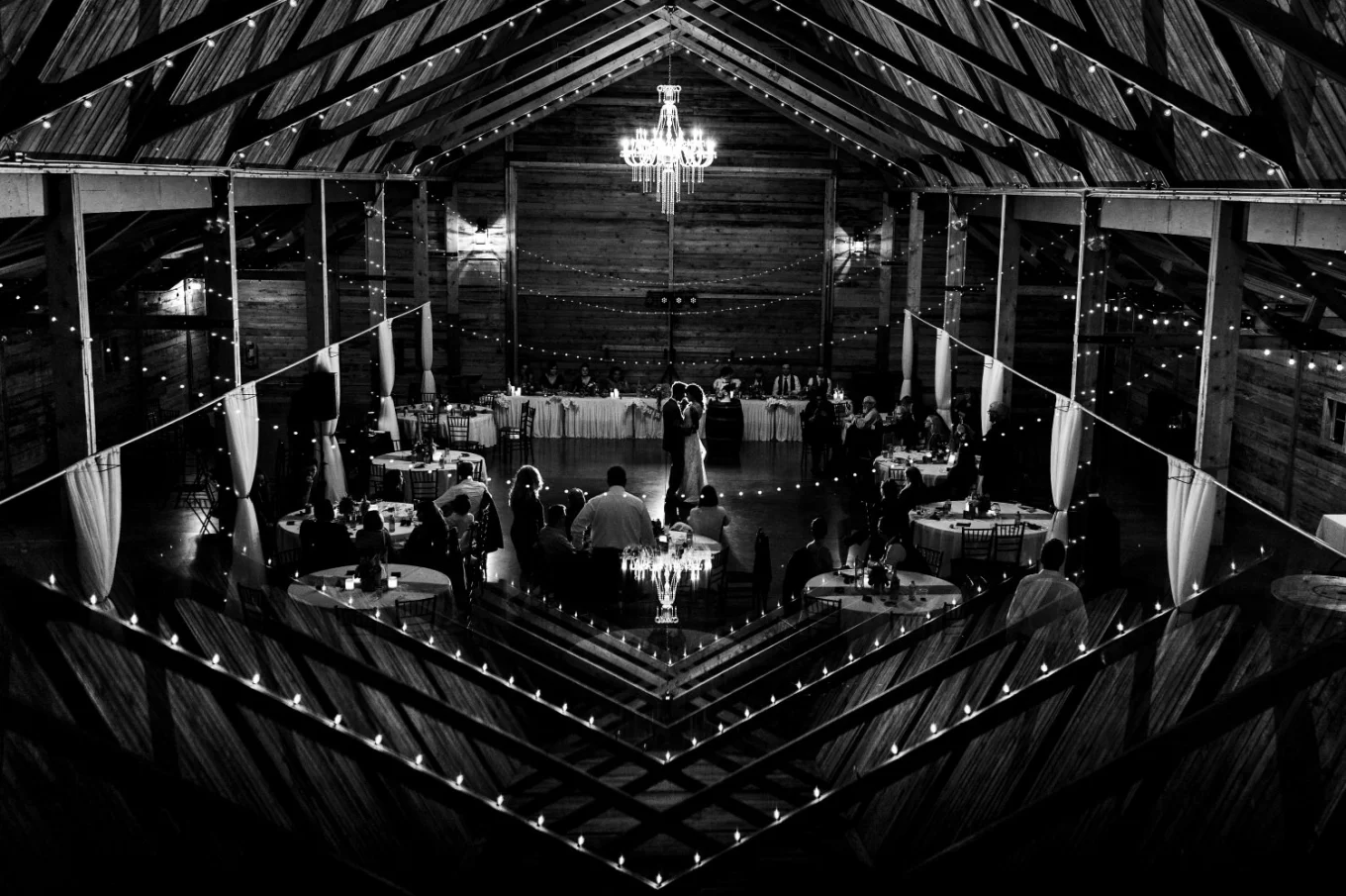 First dance of the brine and groom at the Calgary Wedding