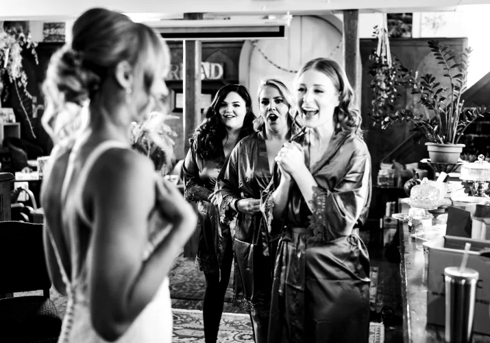 Frist look of the bride and bridesmaid.