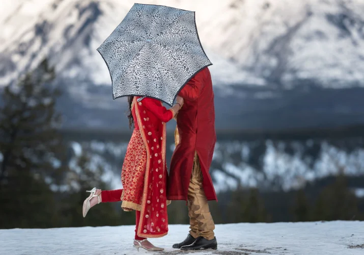 Traditional Indian wedding outfit.
