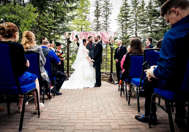 Elopement ceremony in outdoors in Banff.